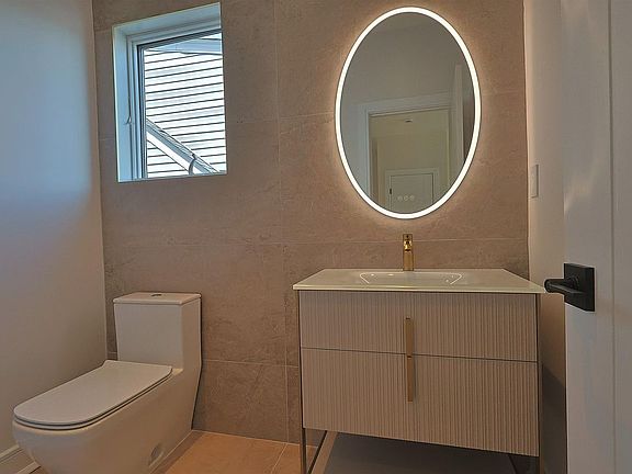 5th image of 242A Hagan Pl #240A