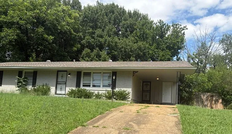 Charming Brick Home with Formal Living Spaces & Bonus Den — Photo 2