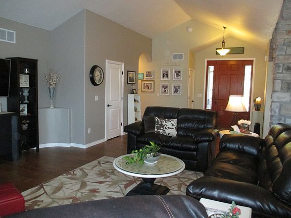 Living room-vaulted ceilings