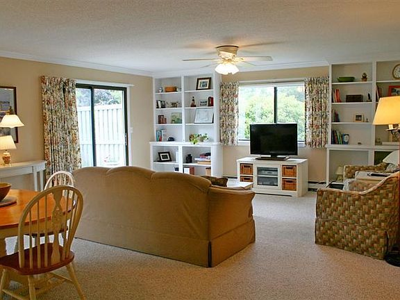 3rd image of 28 Middlecott Lane #28