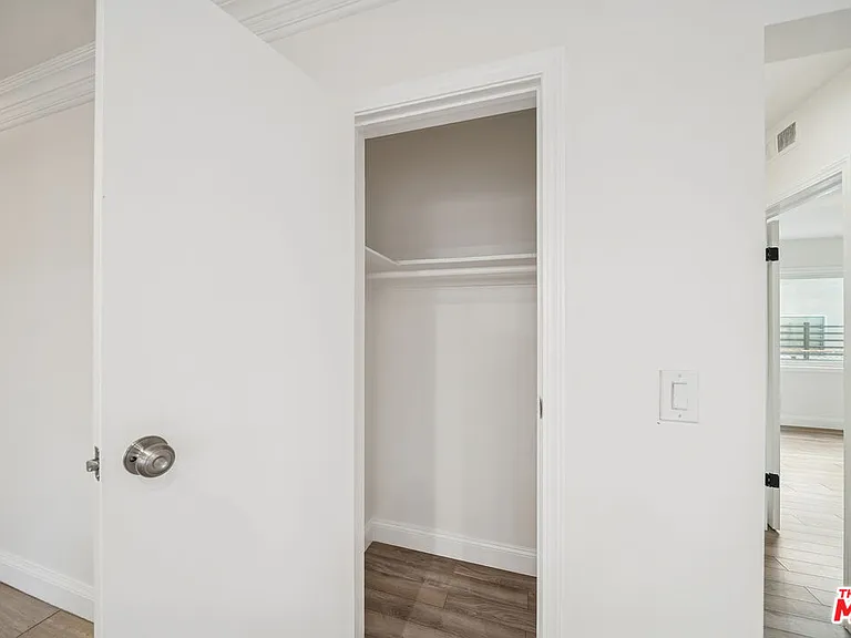 1215 N Hayworth Ave #104 — Photo 7