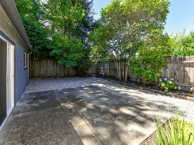 22 Patrick Ct — Photo 27