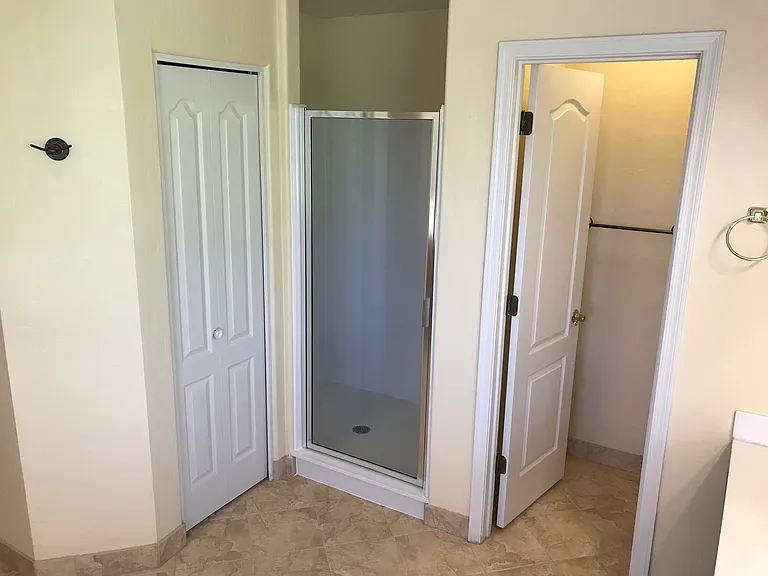 1710 W Houston Ave — Photo 21