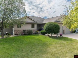 416 Thomas Dr, Eagle Lake, MN 56024