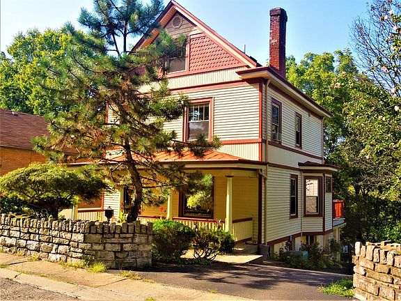 2nd image of 3412 Beaumont Pl