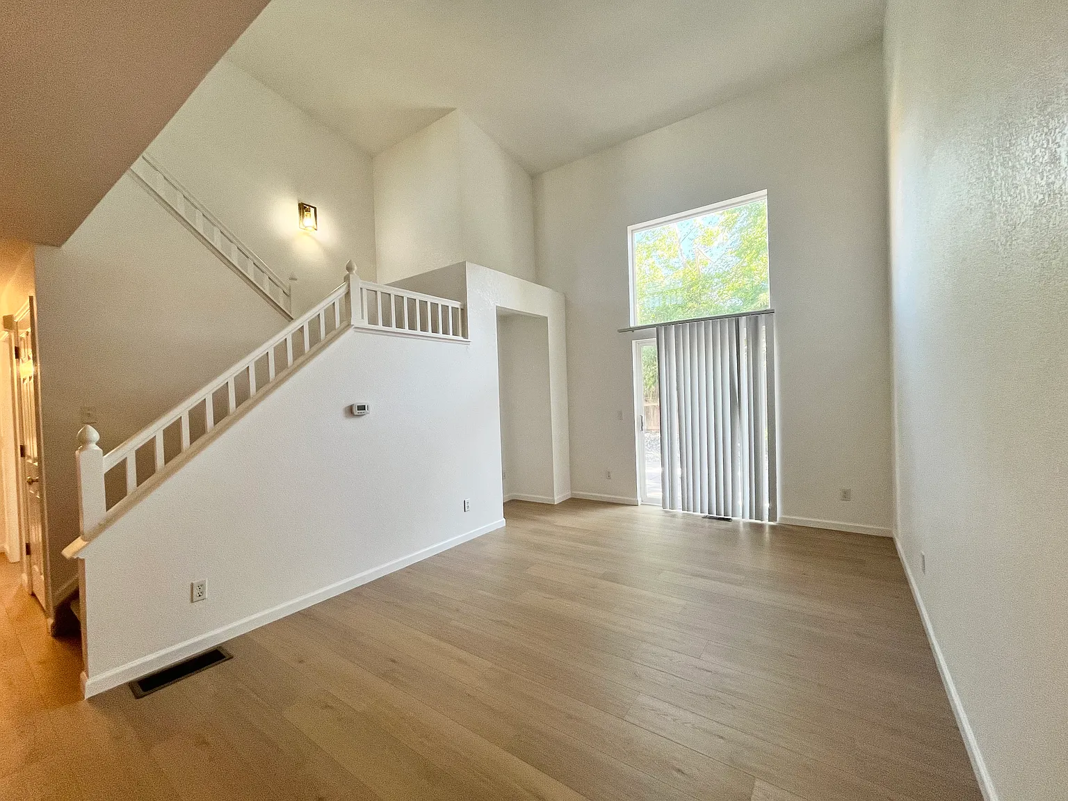 3 bed, 1400 sqft, $2,750 — Photo 2