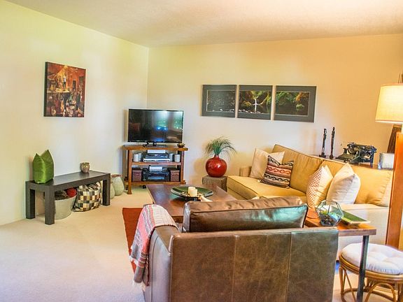 2nd image of 1147 Glenmeadow Ct