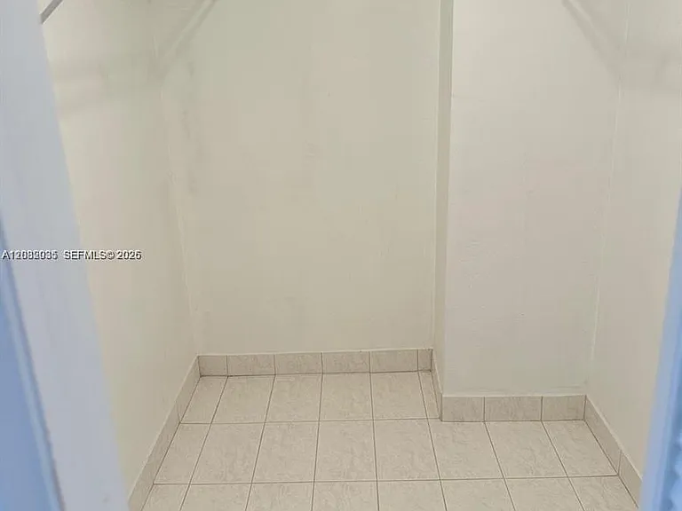 5731 NW 37th St #310 — Photo 7