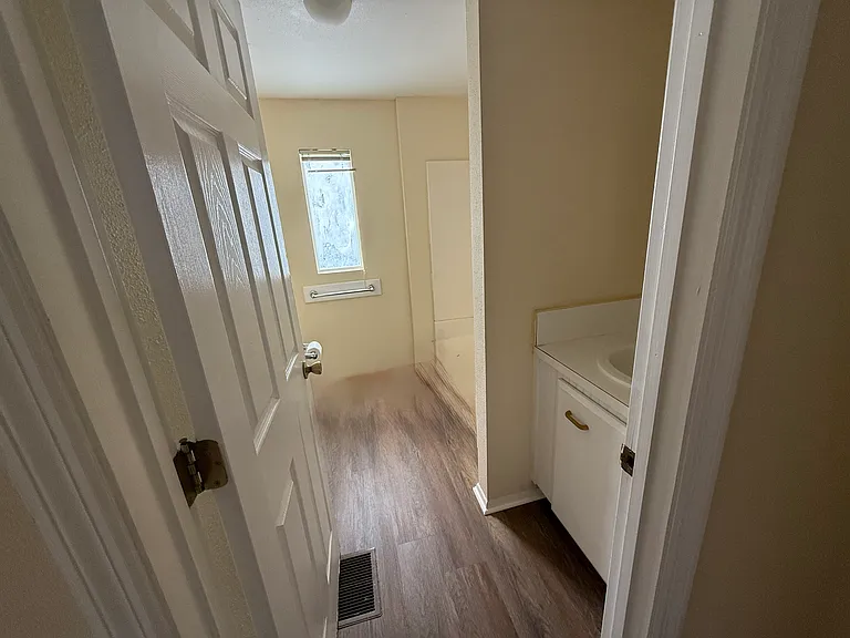 3122 Moody Ave — Photo 20