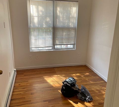 5th image of 800 S Oak Dr