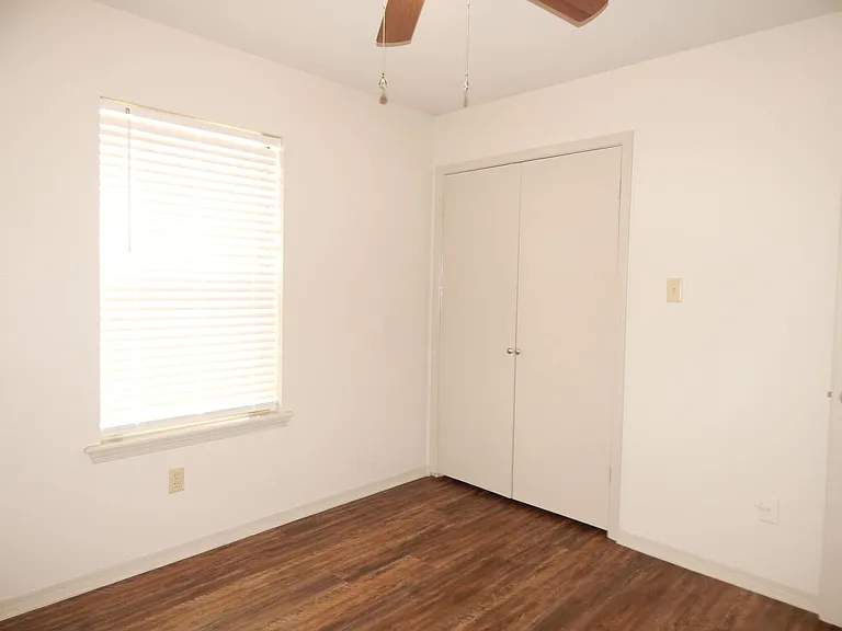 10074 Wooded Way — Photo 16