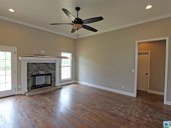 3rd image of 614 Waterford Way