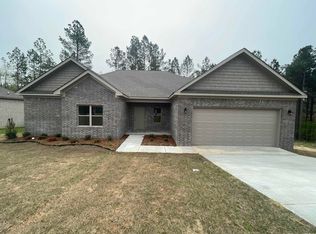 18509 Parkway Pines Dr, Bauxite, AR 72011