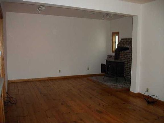 4th image of 539 N Gill St