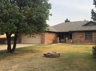 1813 Apache Dr, Dalhart, TX 79022