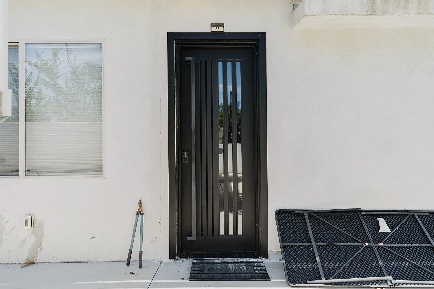 3 bed, 1200 sqft, $3,800 — Photo 1