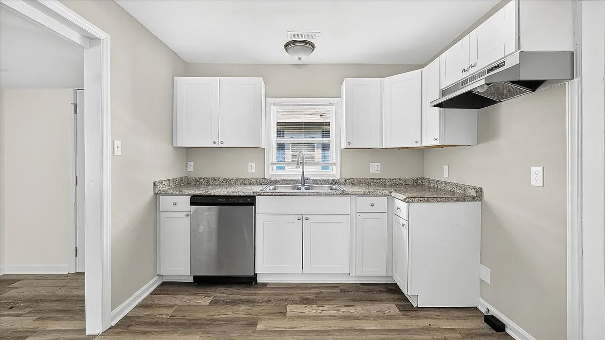 3 bed, 900 sqft, $1,225 — Photo 4