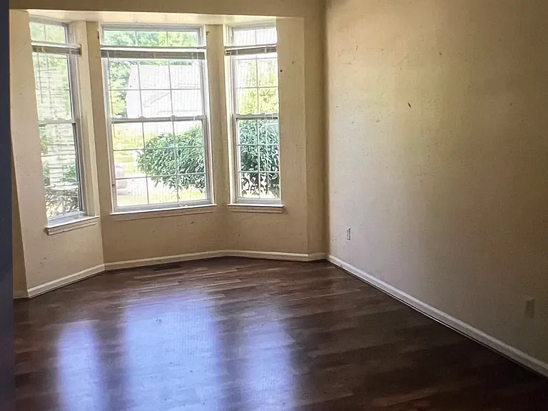 5749 Lockwood Dr — Photo 5