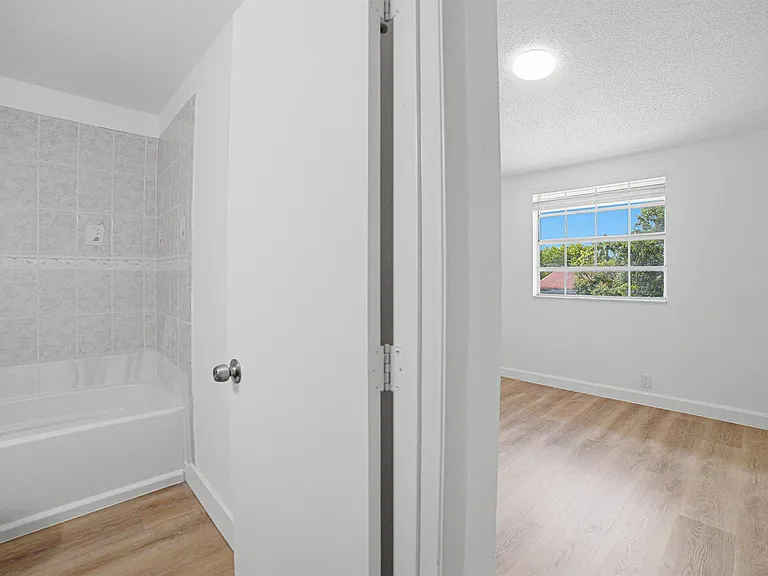 8207 Fairway Rd — Photo 19