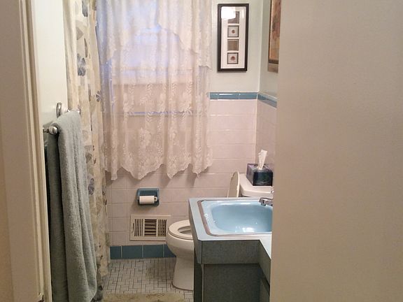 5th image of 253 Ramona Ave