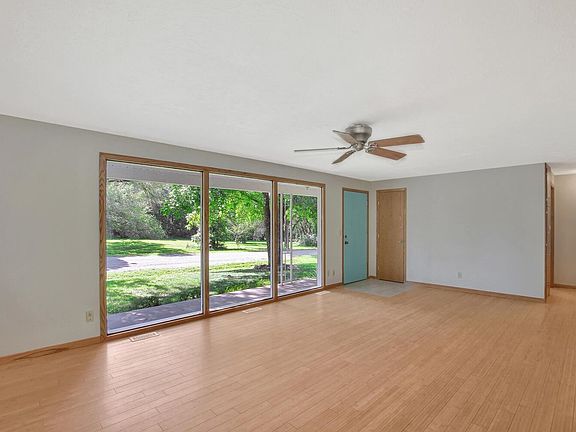4th image of 1419 N Milton Ave