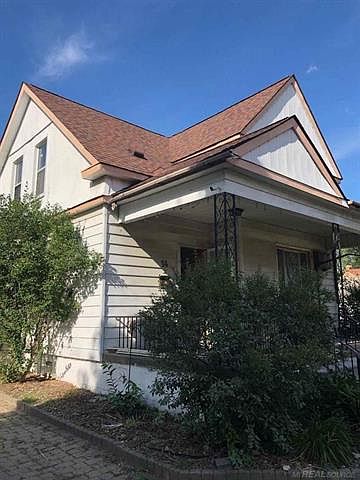1st image of 14 Yeamans Ave