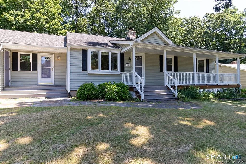 3 bed, 2.0 bath, 1372 sqft, $3,200 — Photo 1