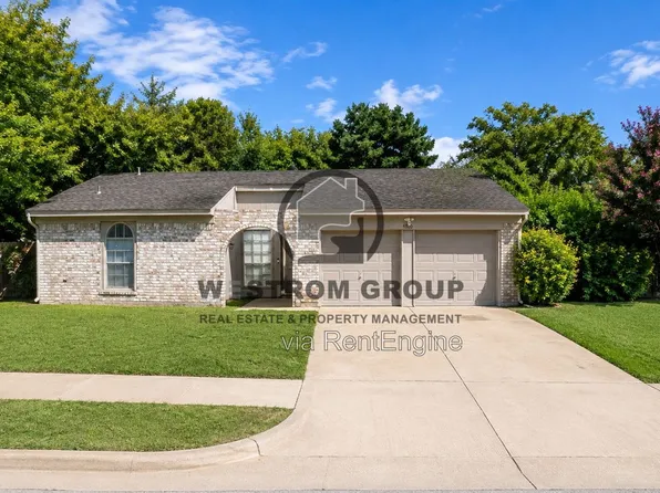 6800 Yorkston St, Watauga, TX 76148
