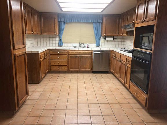 4th image of 8377 N Fisher Ave