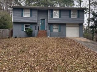 657 Overlook Ct, Jonesboro, GA