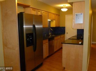 5811 Cambridge Dr #672, Springfield, VA 22152