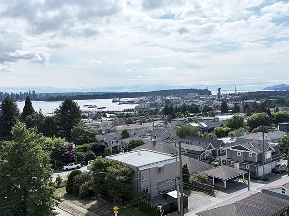 181 W 6th St #505, North Vancouver, BC V7M 1K4