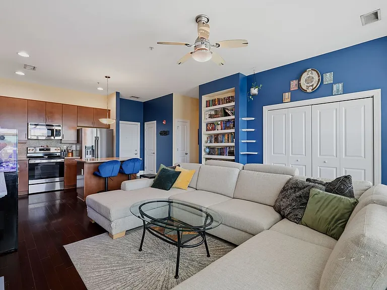 619 N 4th St #301 — Photo 1