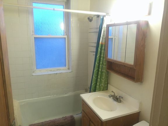 5th image of 4648 N Sacramento Ave APT 1