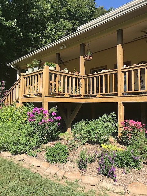 1st image of 501 Lola Ln