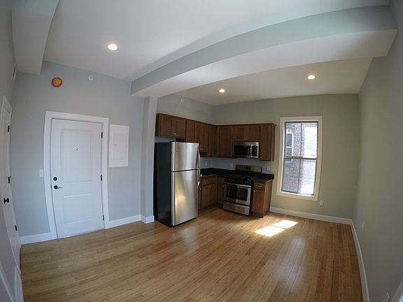4th image of 276 Glen St APT 310