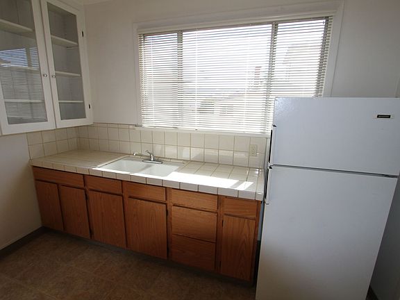 5th image of 245 Van Buren St #1