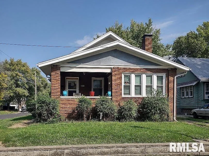 1023 W Columbia Ter photo 1