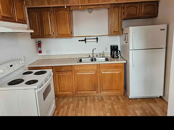 5th image of 27 W 1st St #A