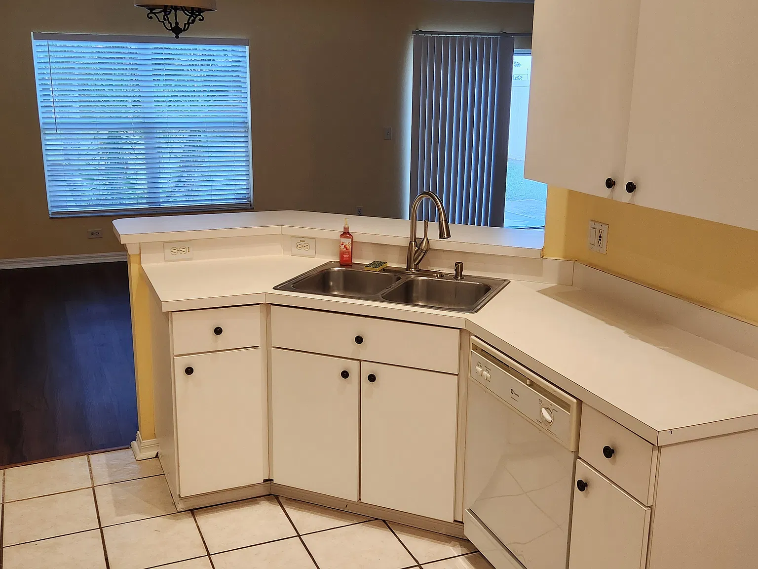 4 bed, 1485 sqft, $1,975 — Photo 3