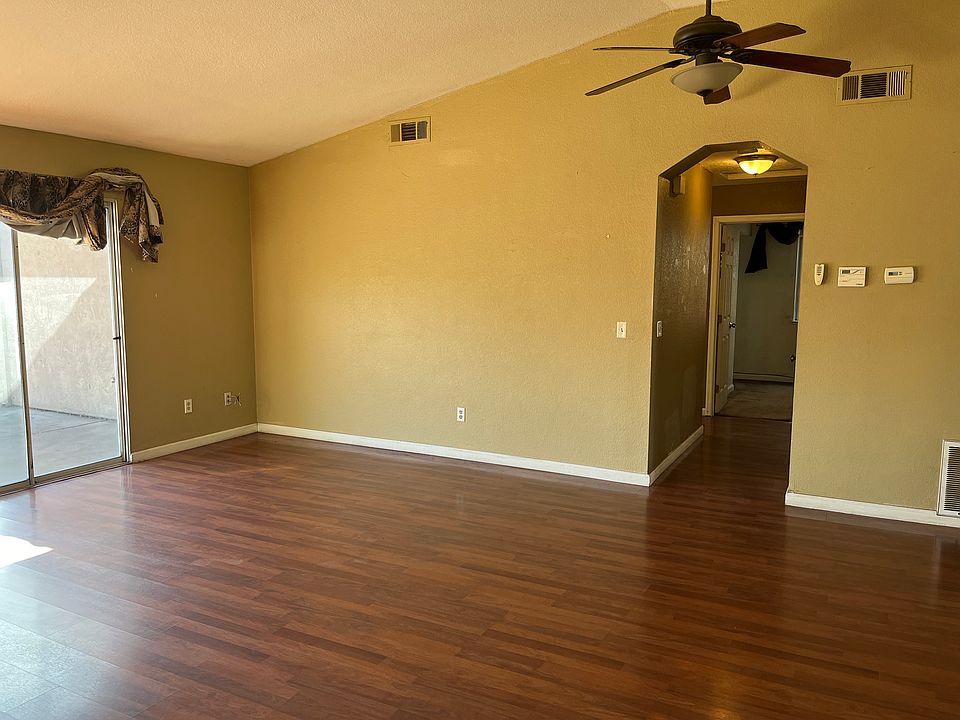 2nd image of 700 Villanueva Ct