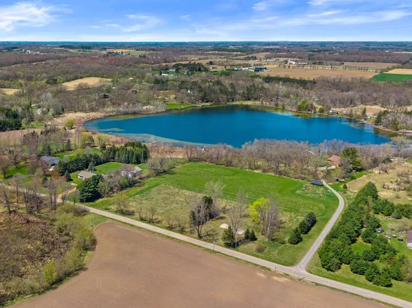 8130 STANDING ROCKS ROAD, Amherst, WI 54406