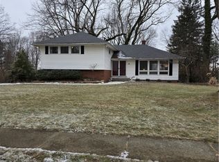 32 W Case Dr, Hudson, OH 44236