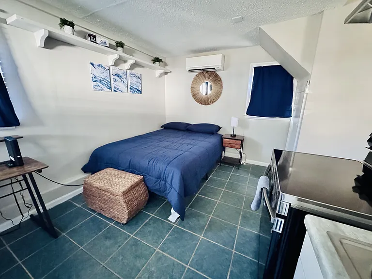 1105 W Rock Spring Rd #B — Photo 10