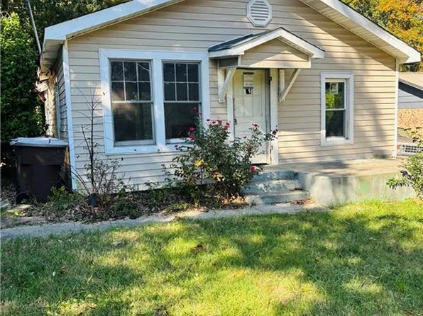 3106 Four Seasons Blvd, Greensboro, NC 27406