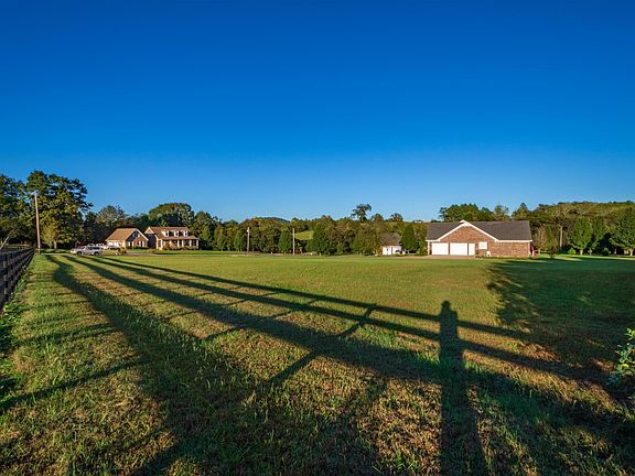 4th image of 109 Handschug Ln