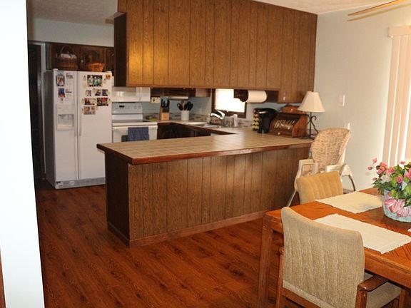 Kitchen dinning combo