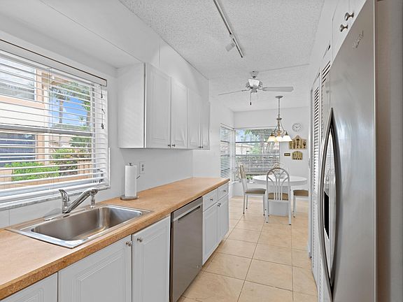 5th image of 13889 Royal Palm Ct APT C