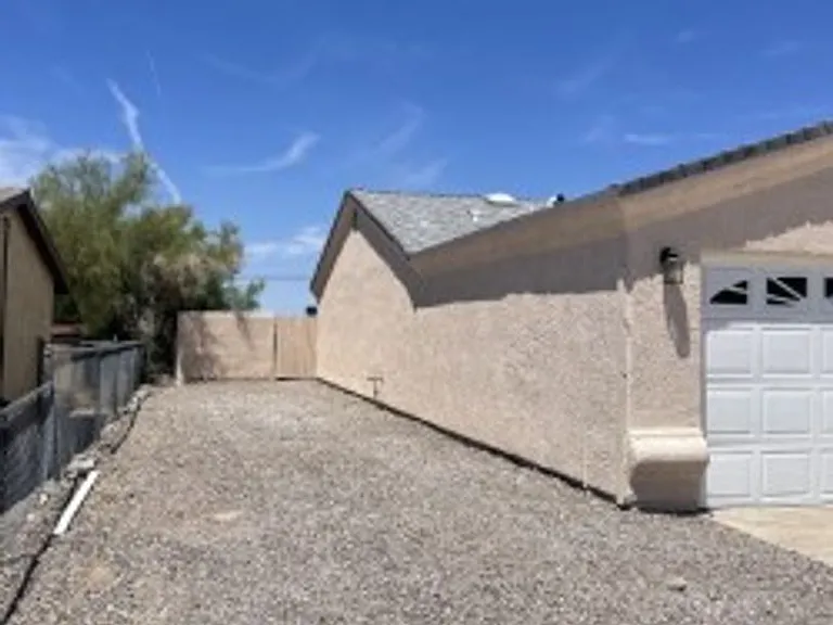 191 Olive Ln — Photo 2