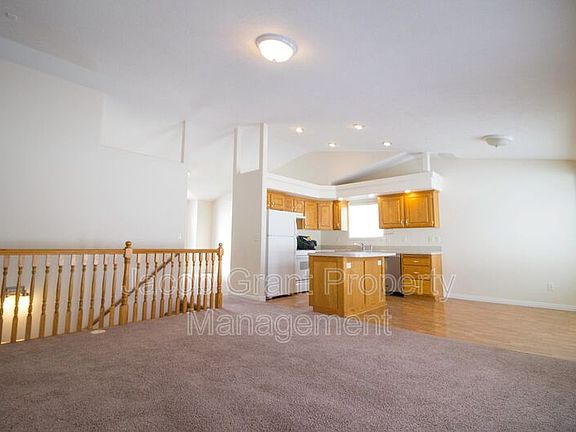 3rd image of 3087 E Stoneridge Cir